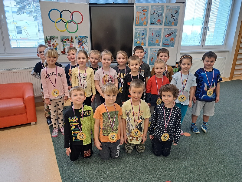 Zimní školkiáda třídy Veverek