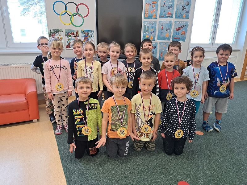 Zimní školkiáda třídy Veverek