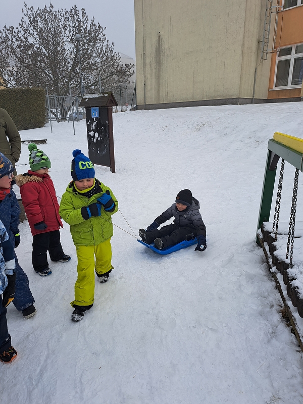 Zimní školkiáda třídy Veverek