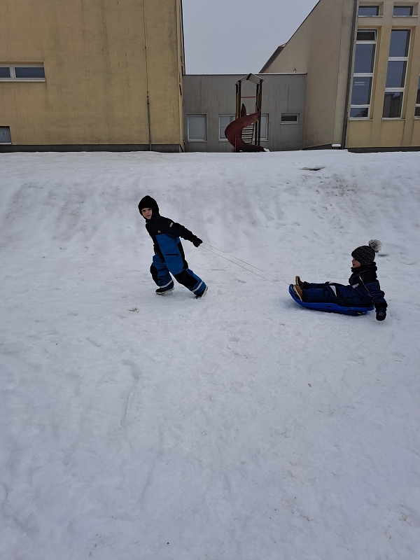 Zimní školkiáda třídy Veverek