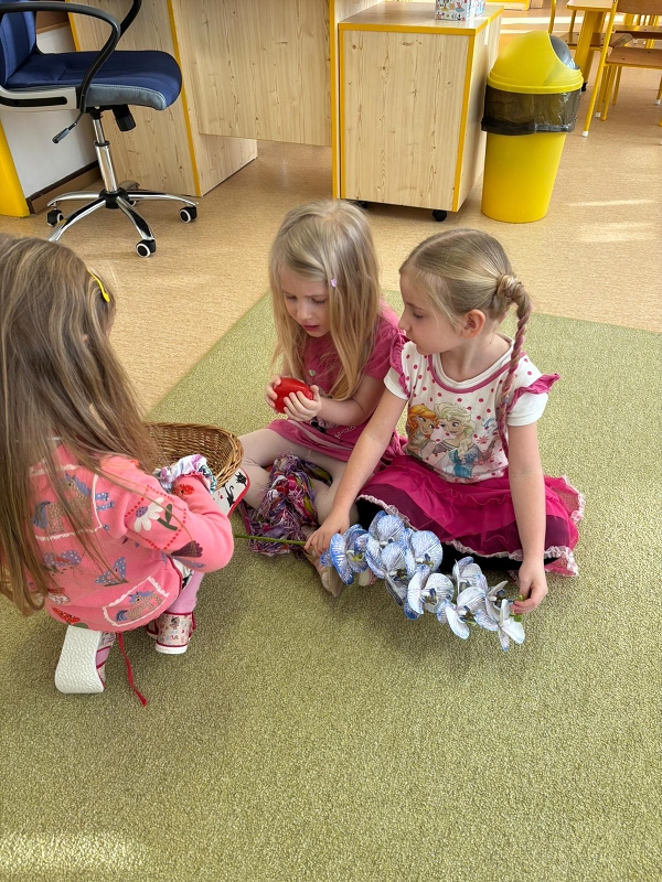 Kočičky a pohádka o dvanácti měsíčkách