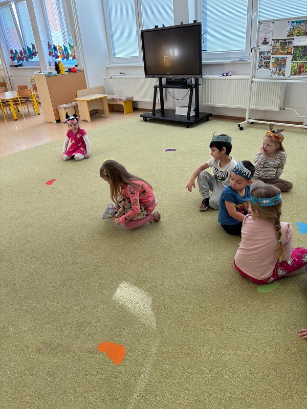 Kočičky a pohádka o dvanácti měsíčkách