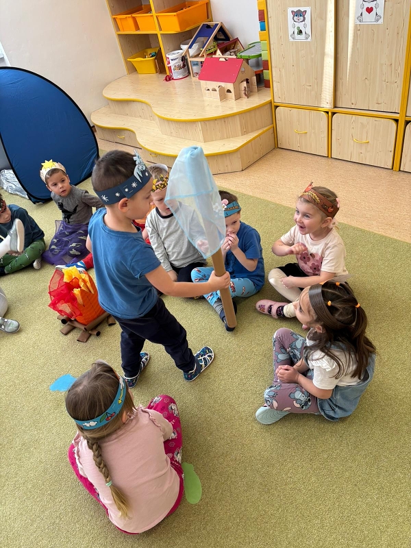 Kočičky a pohádka o dvanácti měsíčkách