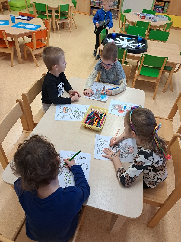 O 12 Měsíčkách aneb povídání o ročních dobách