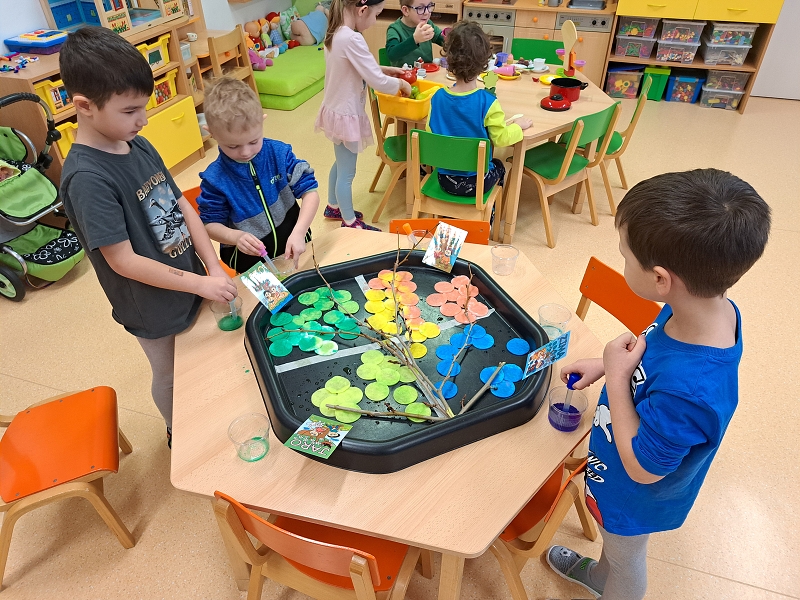 O 12 Měsíčkách aneb povídání o ročních dobách