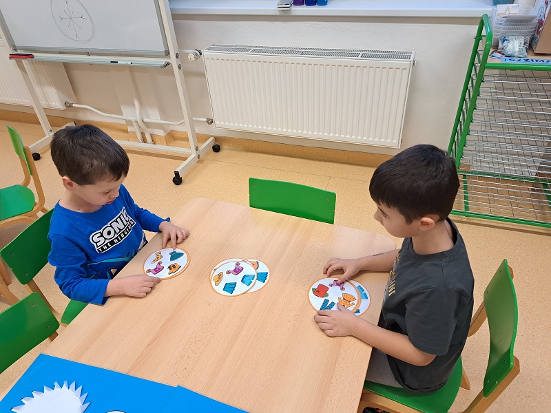 O 12 Měsíčkách aneb povídání o ročních dobách