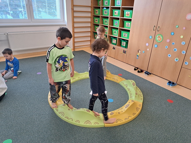 O 12 Měsíčkách aneb povídání o ročních dobách