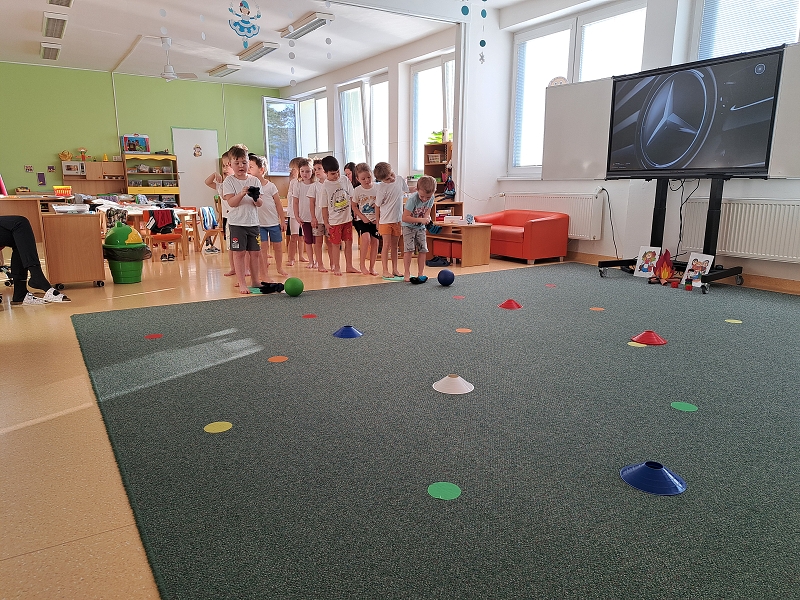 O 12 Měsíčkách aneb povídání o ročních dobách