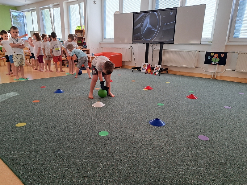 O 12 Měsíčkách aneb povídání o ročních dobách