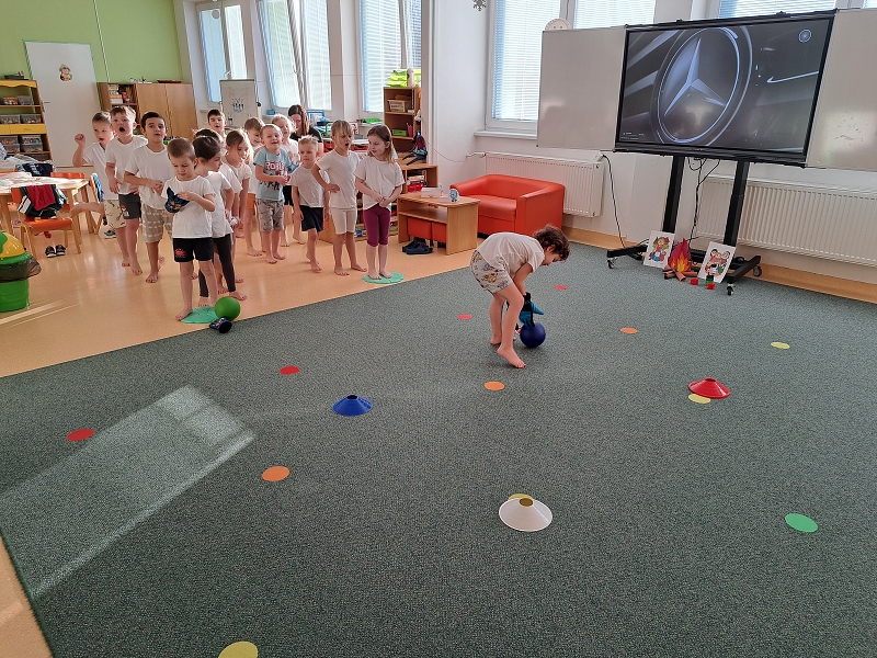 O 12 Měsíčkách aneb povídání o ročních dobách