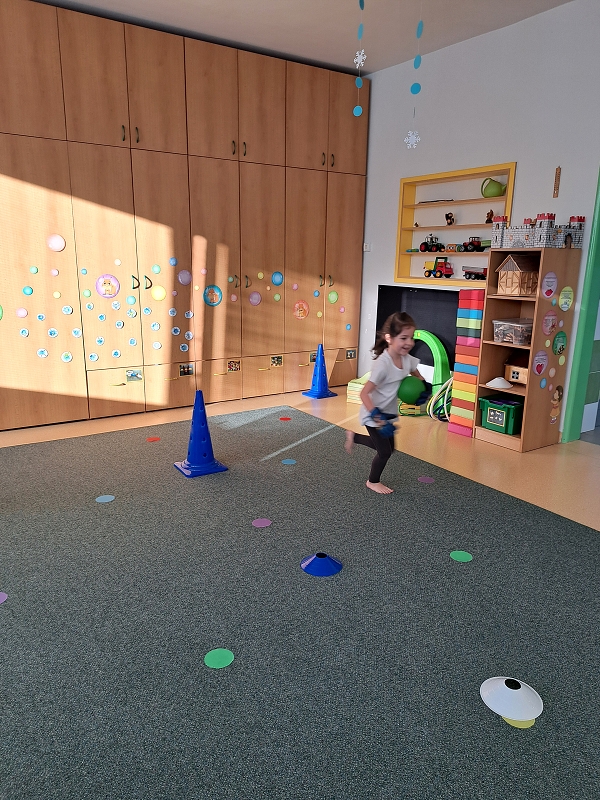 O 12 Měsíčkách aneb povídání o ročních dobách