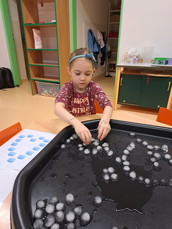 O 12 Měsíčkách aneb povídání o ročních dobách