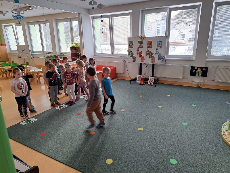 O 12 Měsíčkách aneb povídání o ročních dobách