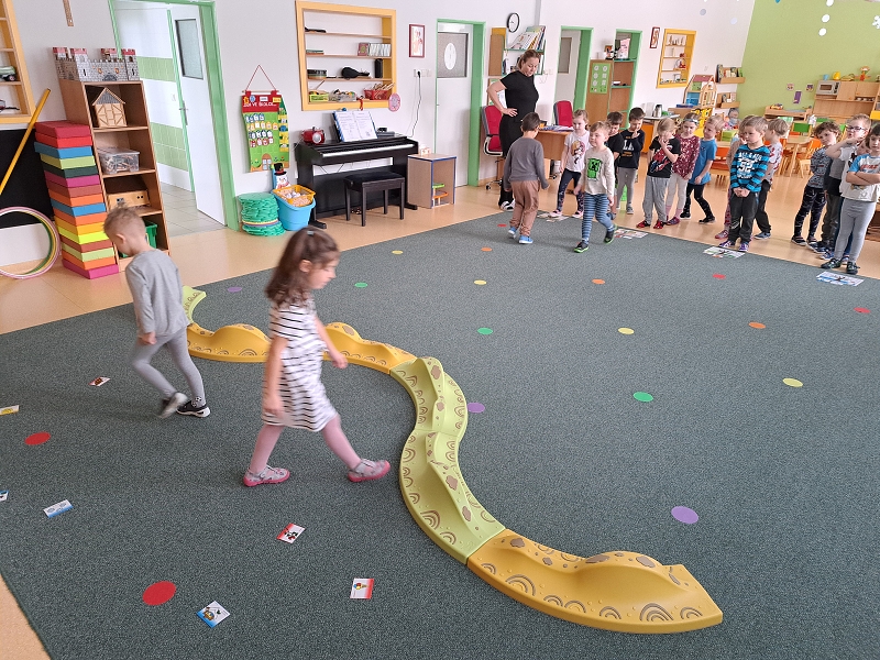 O 12 Měsíčkách aneb povídání o ročních dobách