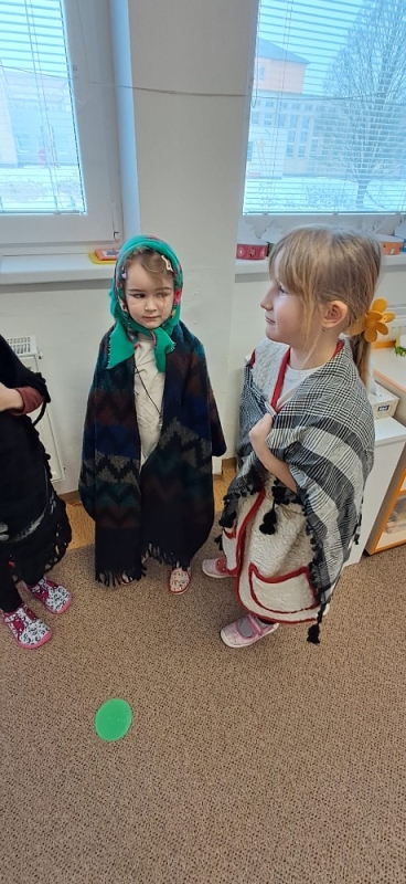 Pohádka - O DVANÁCTI MĚSÍČKÁCH - Opičky