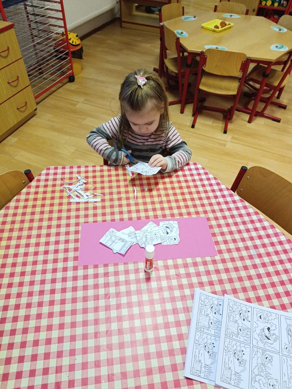 Pohádka O Koblížkovi ve třídě Broučků