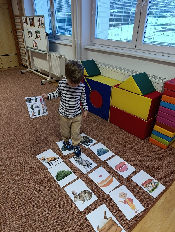 Pohádka O Koblížkovi ve třídě Broučků