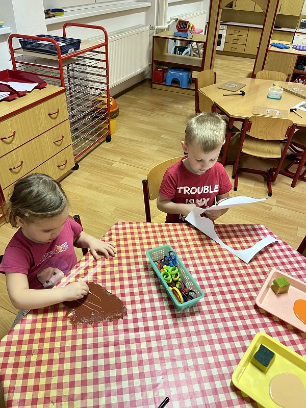 Hrajeme si na řemesla u Broučků