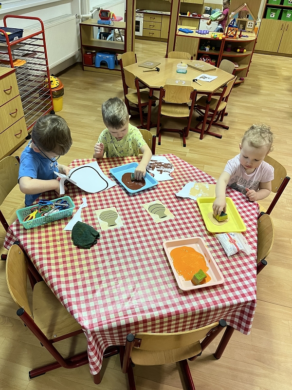 Hrajeme si na řemesla u Broučků