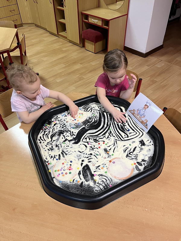 Hrajeme si na řemesla u Broučků