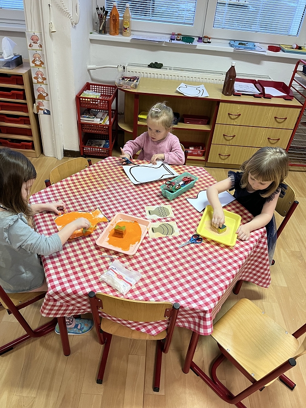 Hrajeme si na řemesla u Broučků