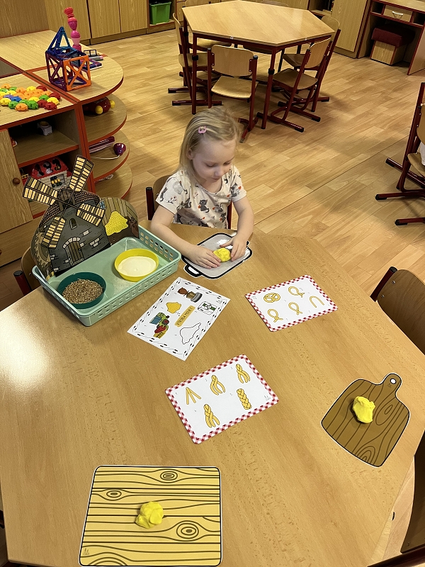 Hrajeme si na řemesla u Broučků