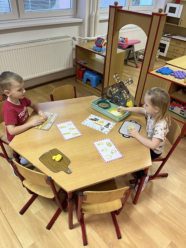 Hrajeme si na řemesla u Broučků