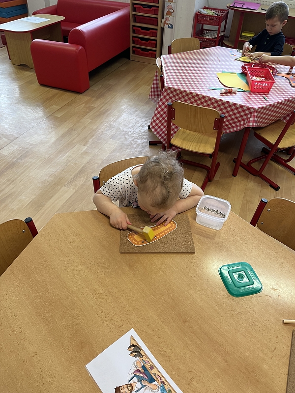 Hrajeme si na řemesla u Broučků