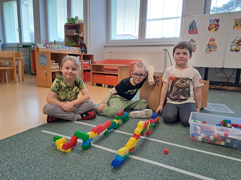 Hrajeme si na řemesla ve třídě Veverek