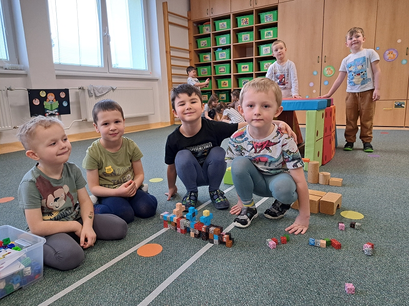 Hrajeme si na řemesla ve třídě Veverek