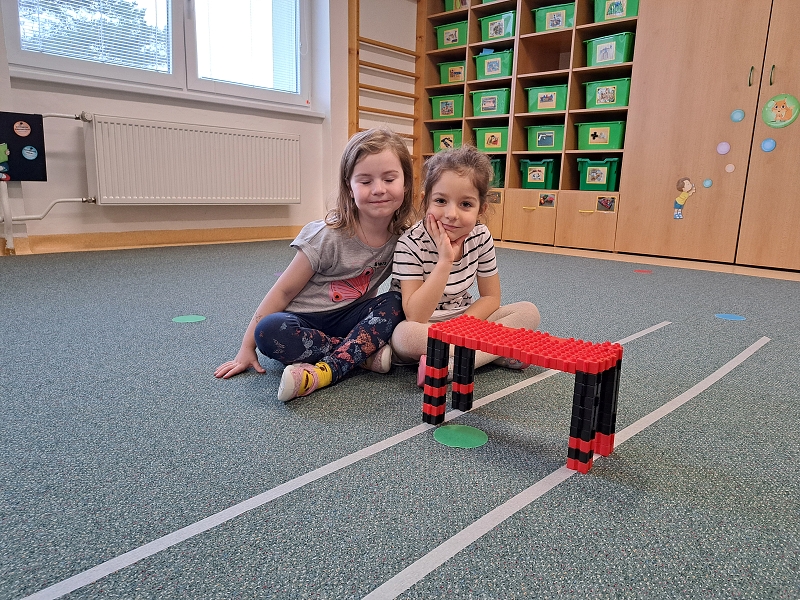 Hrajeme si na řemesla ve třídě Veverek