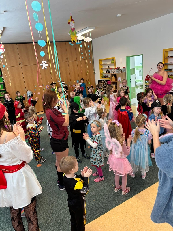 Společný karneval v MŠ Pohádka