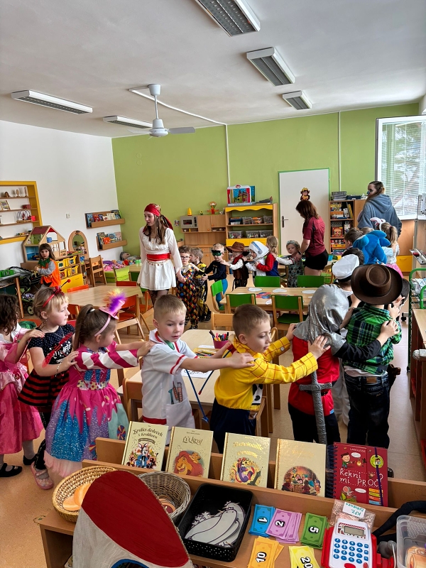 Společný karneval v MŠ Pohádka