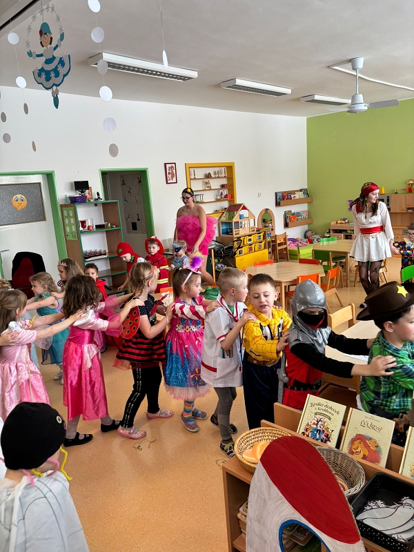 Společný karneval v MŠ Pohádka