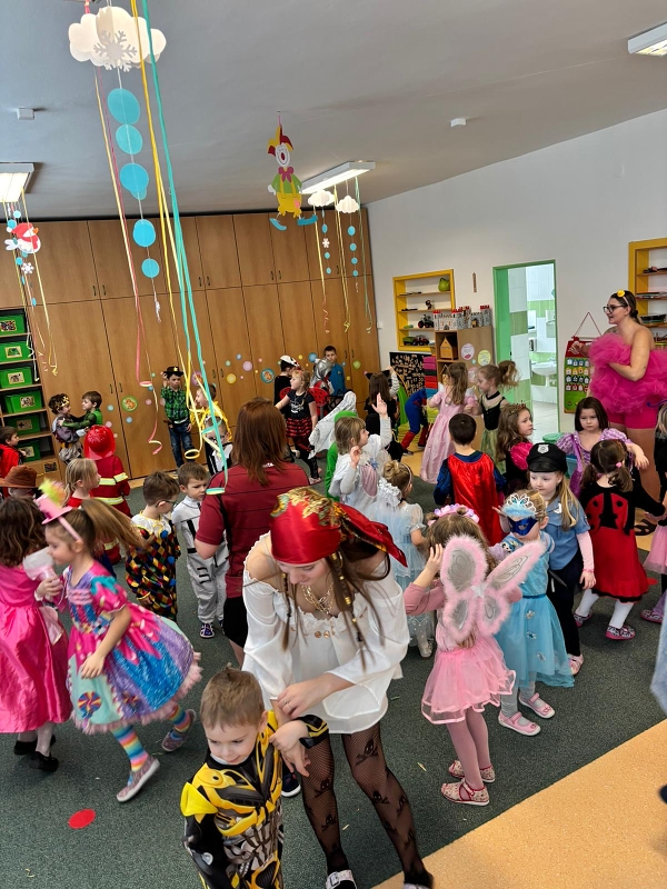 Společný karneval v MŠ Pohádka