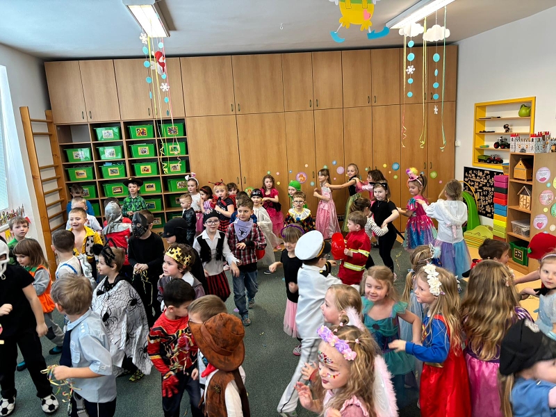Společný karneval v MŠ Pohádka
