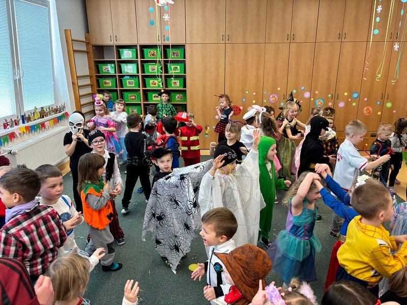 Společný karneval v MŠ Pohádka