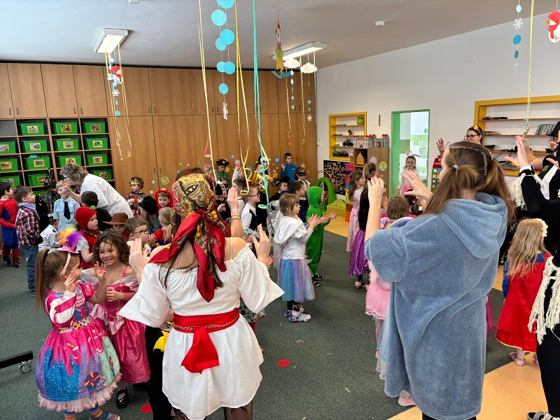 Společný karneval v MŠ Pohádka