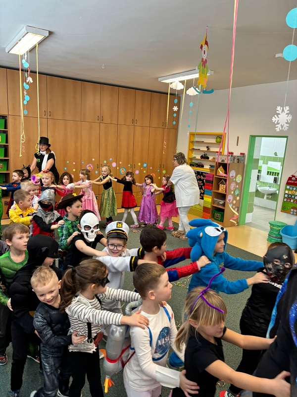 Společný karneval v MŠ Pohádka
