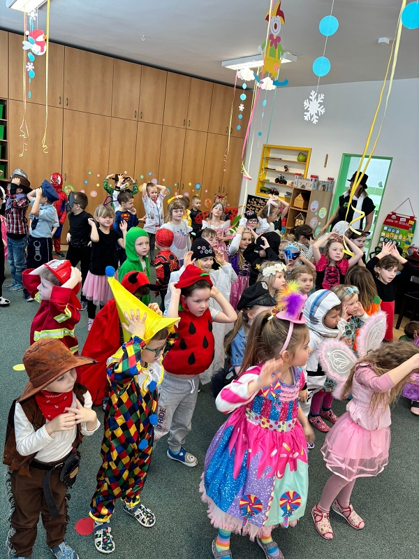 Společný karneval v MŠ Pohádka
