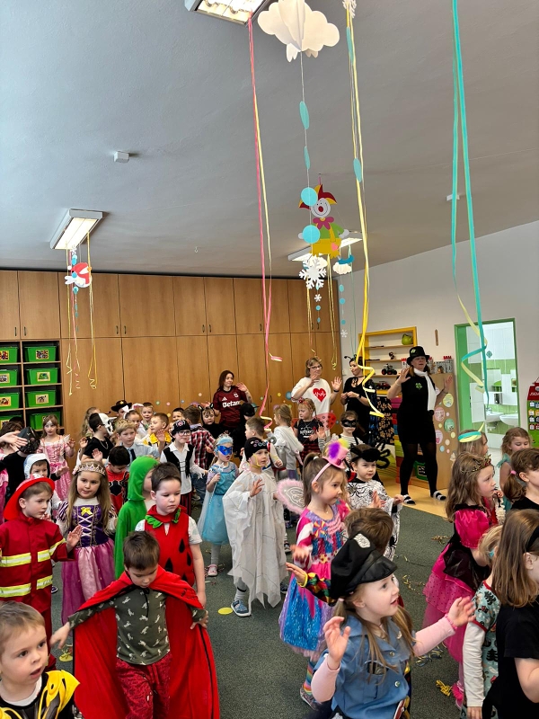 Společný karneval v MŠ Pohádka