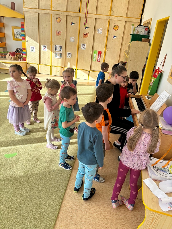 O Kohoutkovi a slepičce - Kočičky