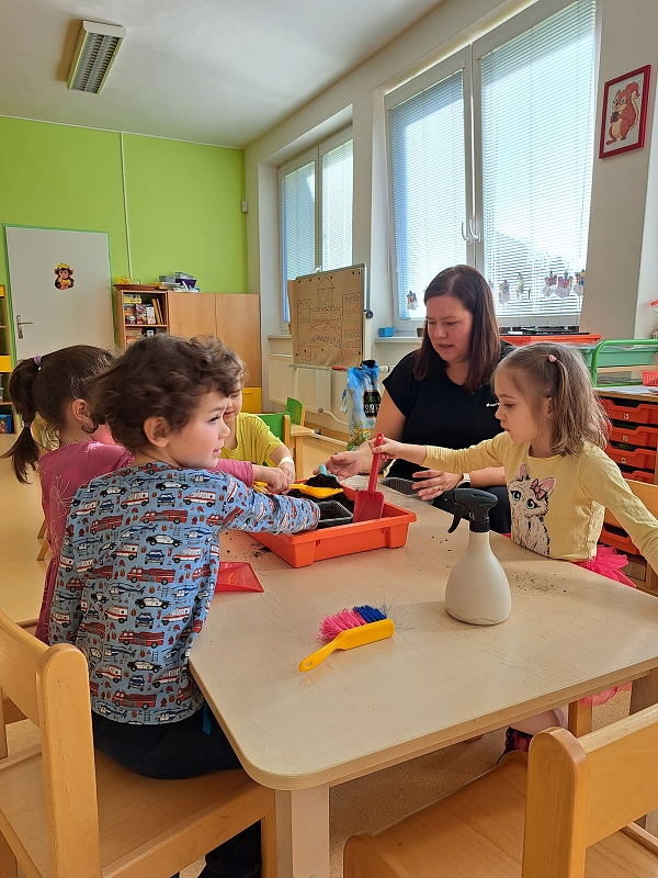 O kouzelné fazoli a dalších semínkách ve třídě Veverek
