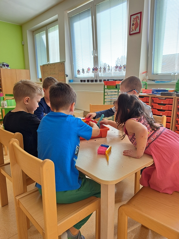 O kouzelné fazoli a dalších semínkách ve třídě Veverek