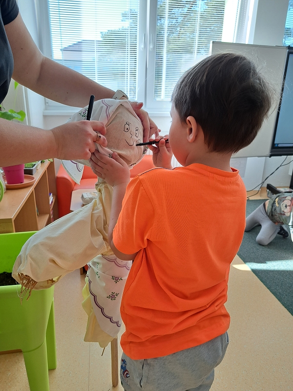 Vynášení Morany a vítání jara ve třídě Veverek