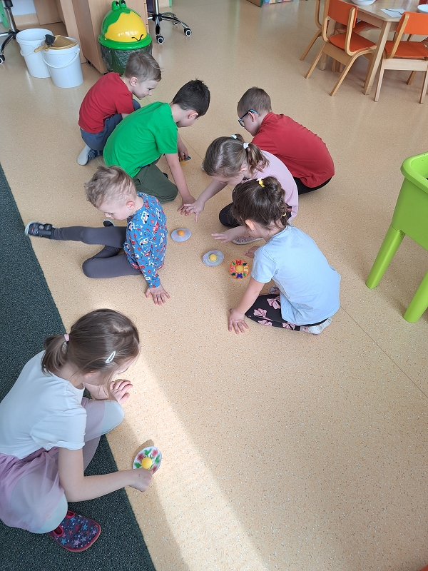 Vynášení Morany a vítání jara ve třídě Veverek