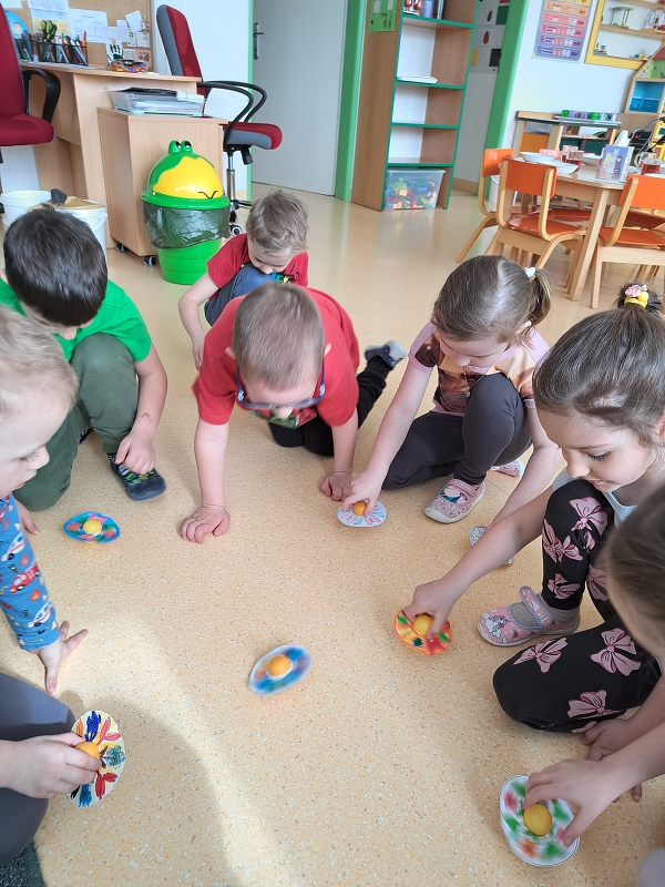 Vynášení Morany a vítání jara ve třídě Veverek