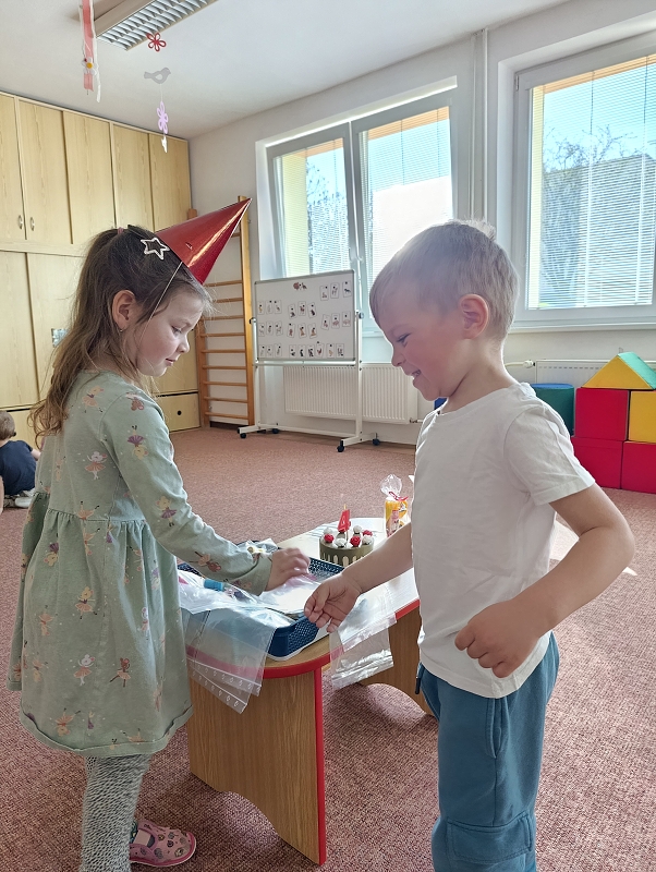 Broučci slaví narozeniny