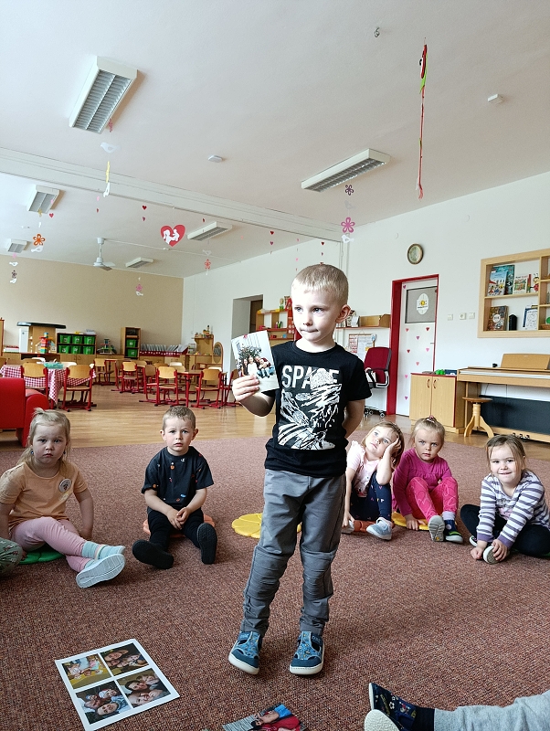 Broučci si povídají o domově a rodině