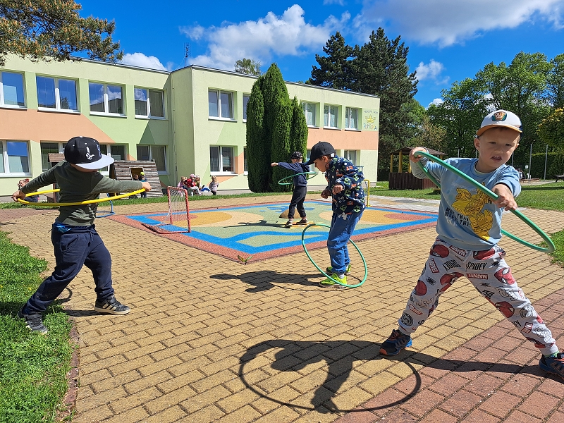 Květnové hrátky ve třídě Veverek